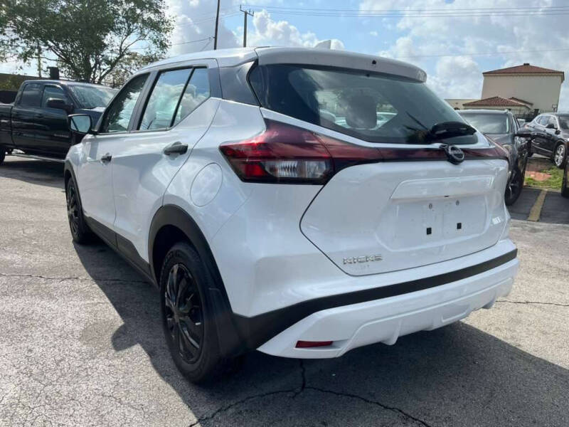 2024 Nissan Kicks S