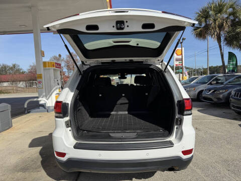 2017 Jeep Grand Cherokee Laredo