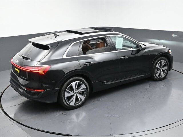 2024 Audi Q8 e-tron quattro Premium Plus