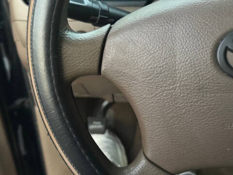 2003 Toyota Sequoia SR5