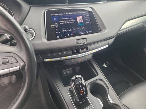 2023 Cadillac XT4 Premium Luxury