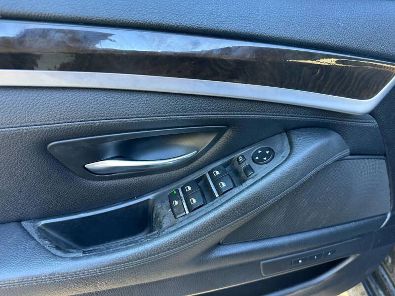 2011 BMW 5 Series 528i