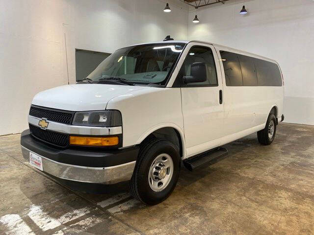 2025 Chevrolet Express LT 3500