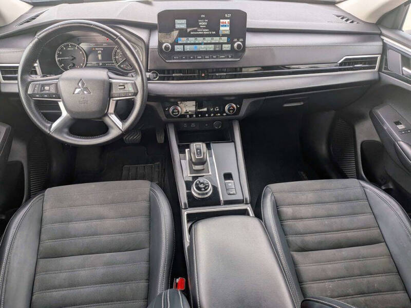 2024 Mitsubishi Outlander SE