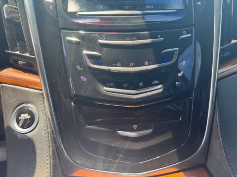 2017 Cadillac Escalade ESV Luxury
