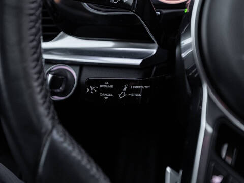 2017 Porsche Panamera 4