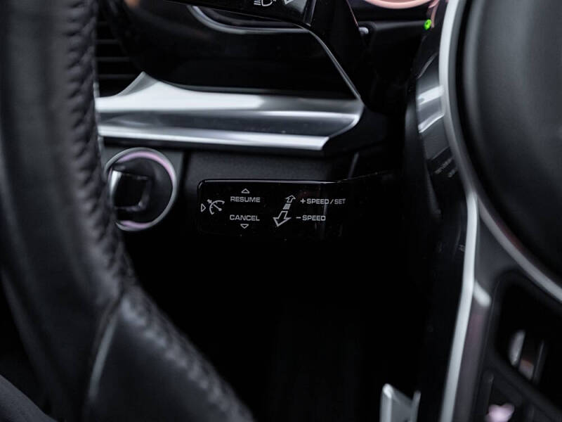 2017 Porsche Panamera 4