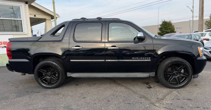2011 Chevrolet Avalanche LTZ