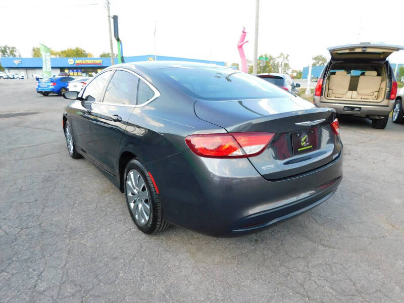 2015 Chrysler 200 LX
