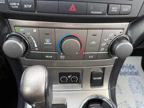 2012 Toyota Highlander SE