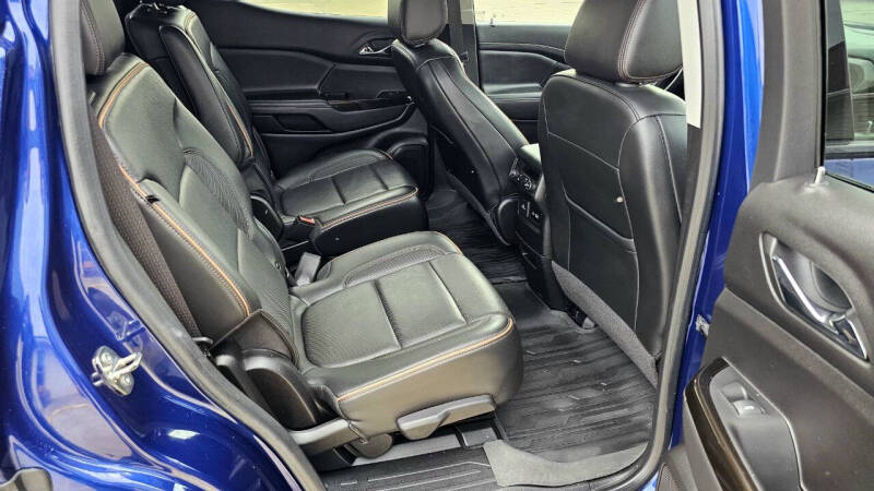 2023 GMC Acadia AT4