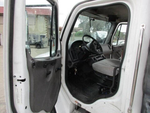 2018 Freightliner M2 106