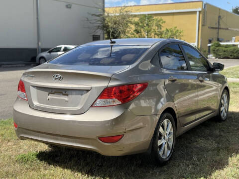 2013 Hyundai Accent GLS