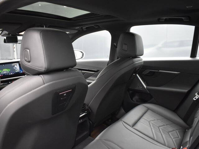 2025 BMW 5 Series 530i