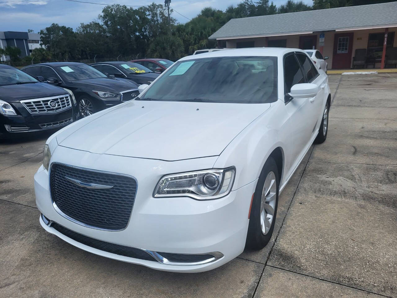 2016 Chrysler 300 for sale at FAMILY AUTO BROKERS in Longwood, FL