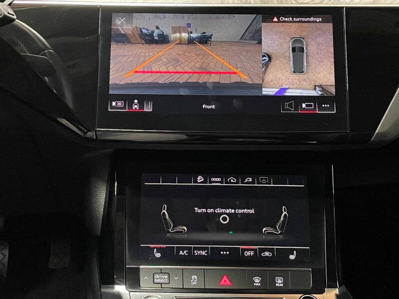 2021 Audi e-tron quattro Premium