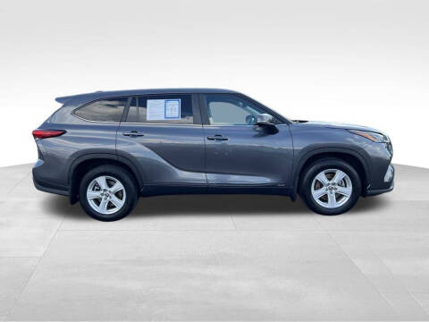2023 Toyota Highlander Hybrid LE