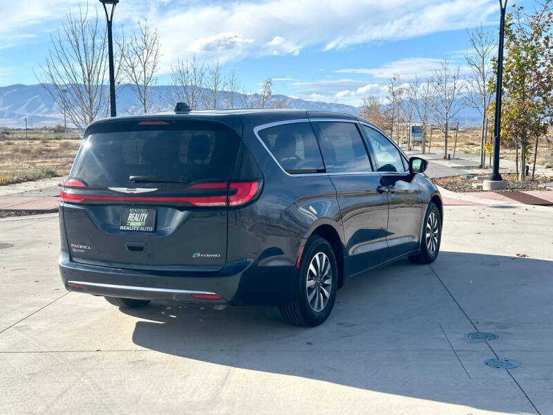 2023 Chrysler Pacifica Plug-In Hybrid Touring L