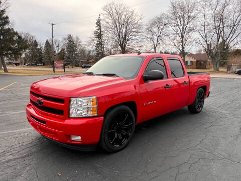 2013 Chevrolet Silverado 1500 for sale at Dittmar Auto Dealer LLC in Dayton OH