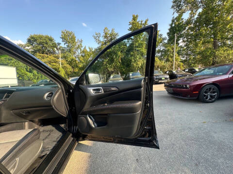 2020 Nissan Pathfinder SV