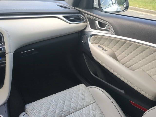 2023 Genesis G70