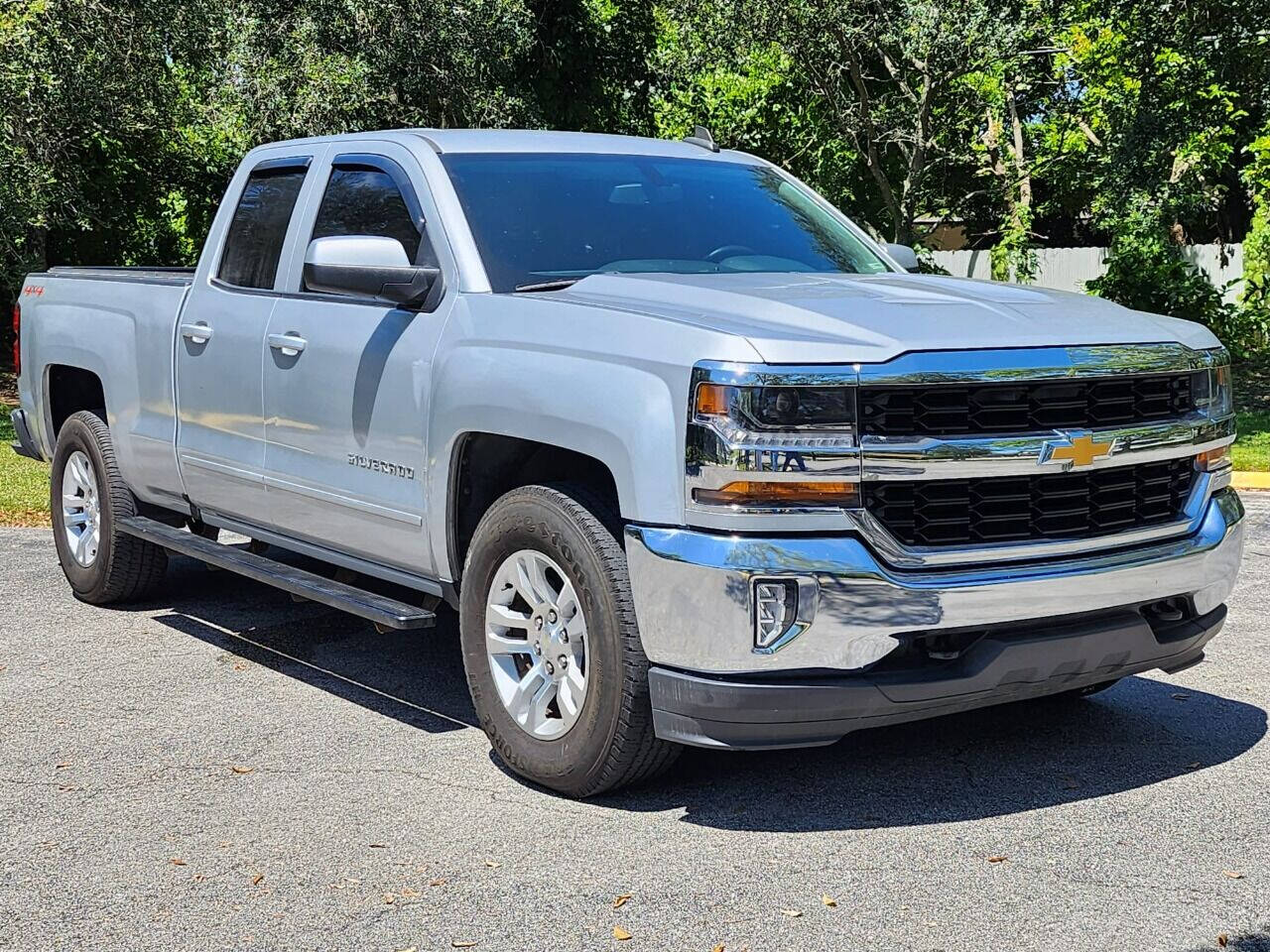 2017 CHEVROLET Silverado Pickup - $28,995