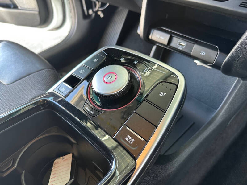 2021 Kia Niro EX - Photo 16