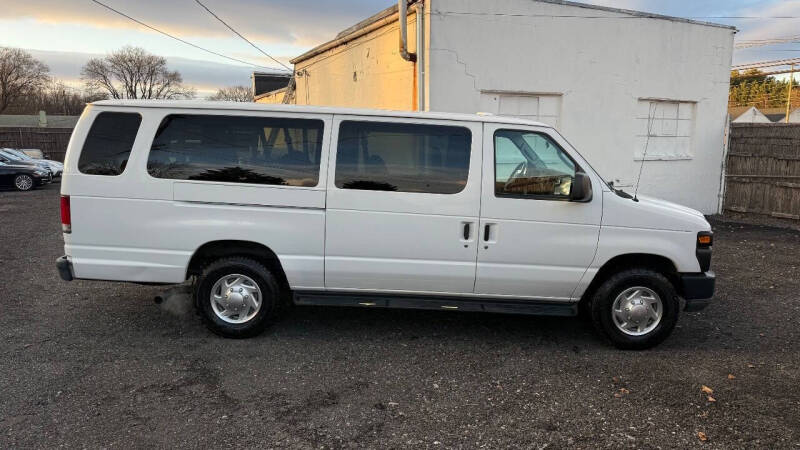 2011 Ford E-Series E-350 SD XL