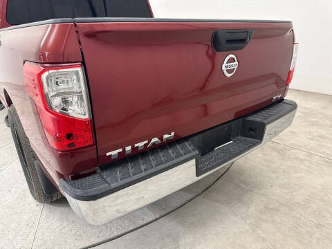 2017 Nissan Titan SV
