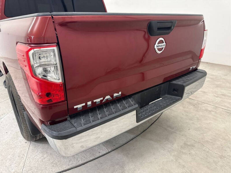 2017 Nissan Titan SV