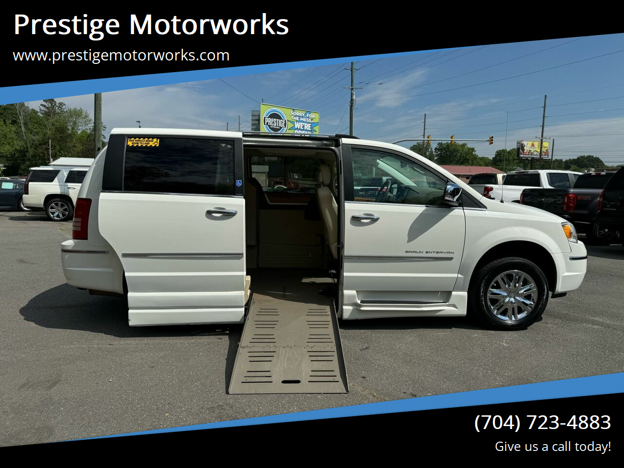 2010 Chrysler Town & Country 2010.5 Limited FWD