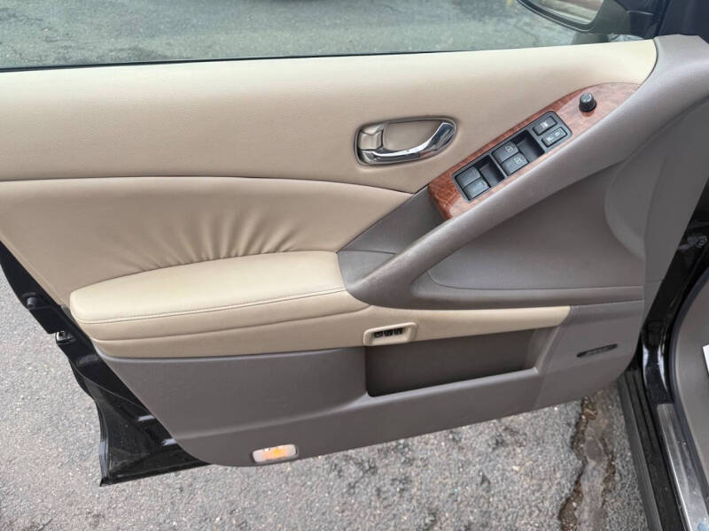 2010 Nissan Murano LE