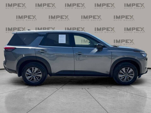 2025 Nissan Pathfinder S