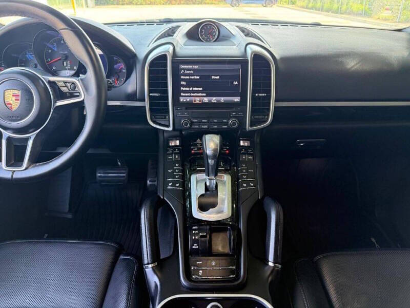 2018 Porsche Cayenne Platinum Edition