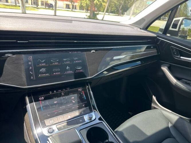 2023 Audi Q7 Premium Plus