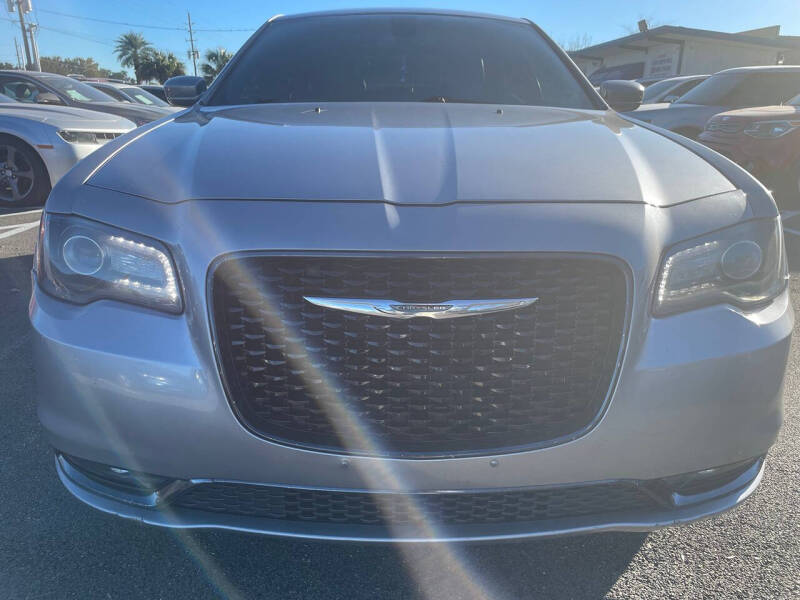 2017 Chrysler 300 Limited