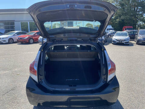 2015 Toyota Prius c Three