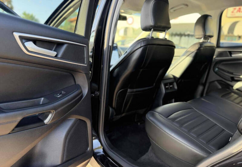2021 Ford Edge