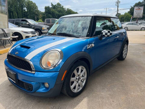 2011 MINI Cooper for sale at Reynolda Auto Sales in Winston Salem NC