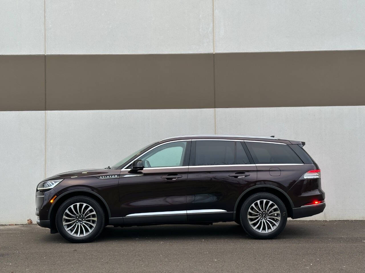 2023 Lincoln Aviator for sale at Phoenix Motor Co in Romulus, MI