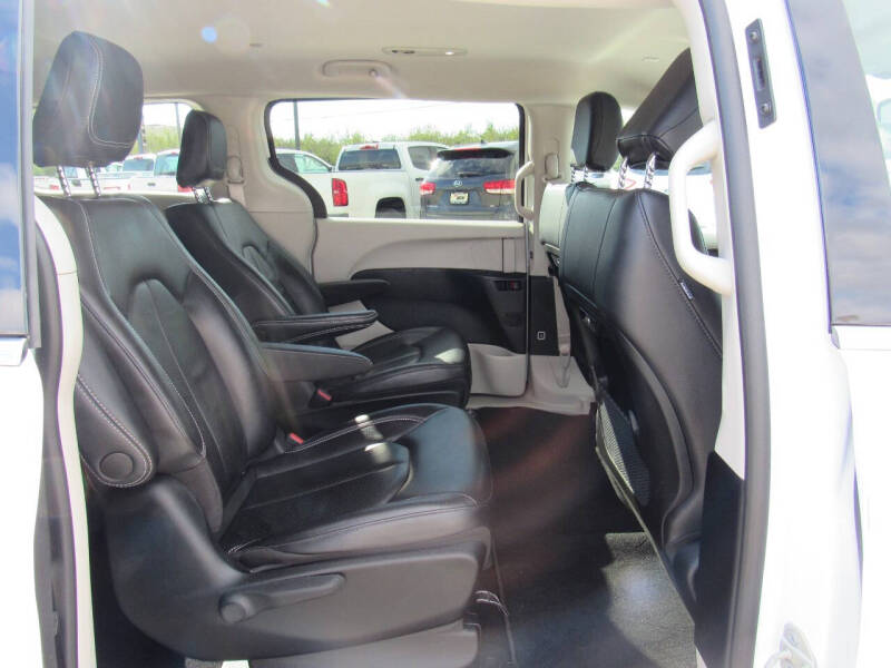 2022 Chrysler Pacifica Hybrid Touring L