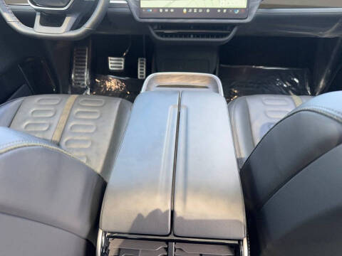 2022 Rivian R1T Adventure