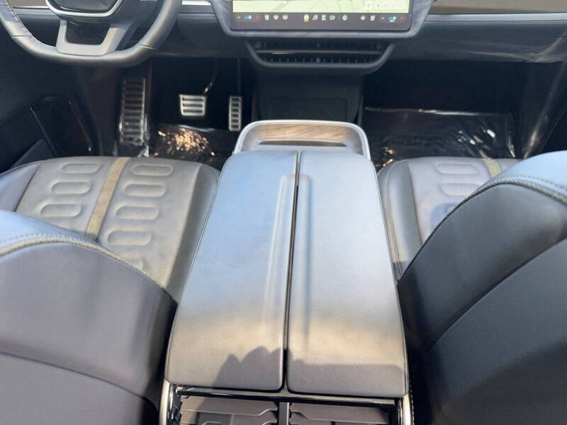 2022 Rivian R1T Adventure