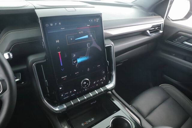 2025 GMC Yukon Elevation