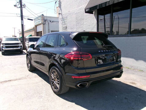 2017 Porsche Cayenne Platinum Edition