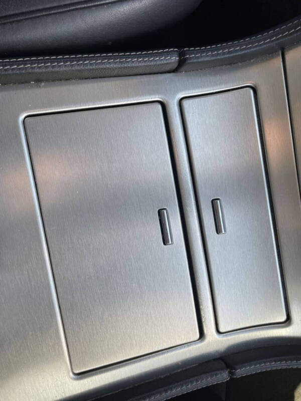 2013 Cadillac Escalade Platinum Edition