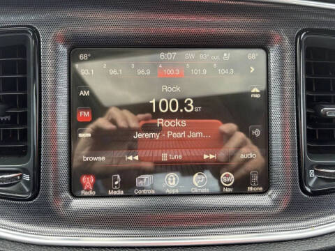2015 Dodge Challenger SXT Plus