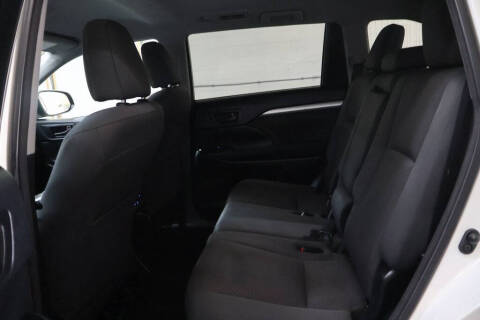 2017 Toyota Highlander LE