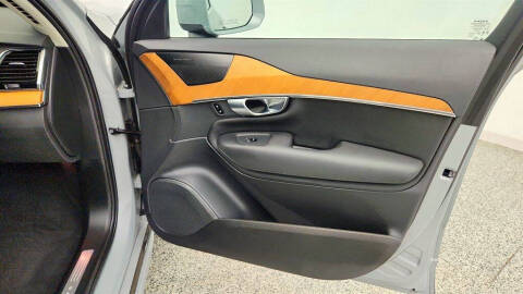 2025 Volvo XC90 T8 Plus Bright Theme 7P