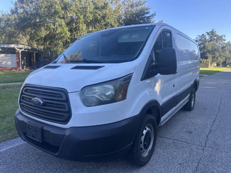 2016 Ford Transit Base's photo